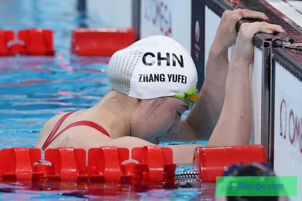 两百米蝶泳抓水角度，决定划水效率与推进力